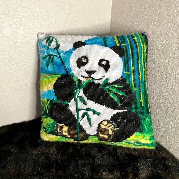 Tapestry Pillow Panda" Needlepoint  Printed canvas - Picture 1 of 3